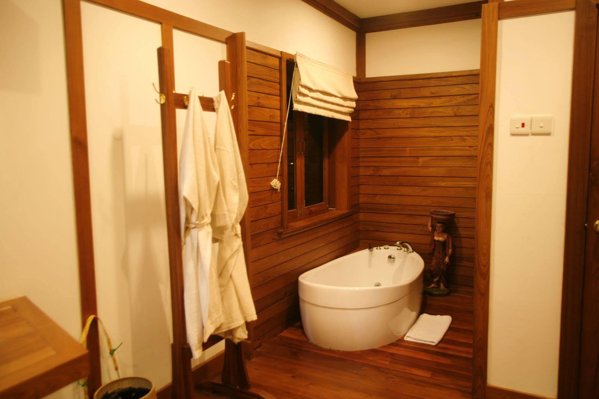 Myanmar Treasure Resorts Inle Inle Lake Экстерьер фото